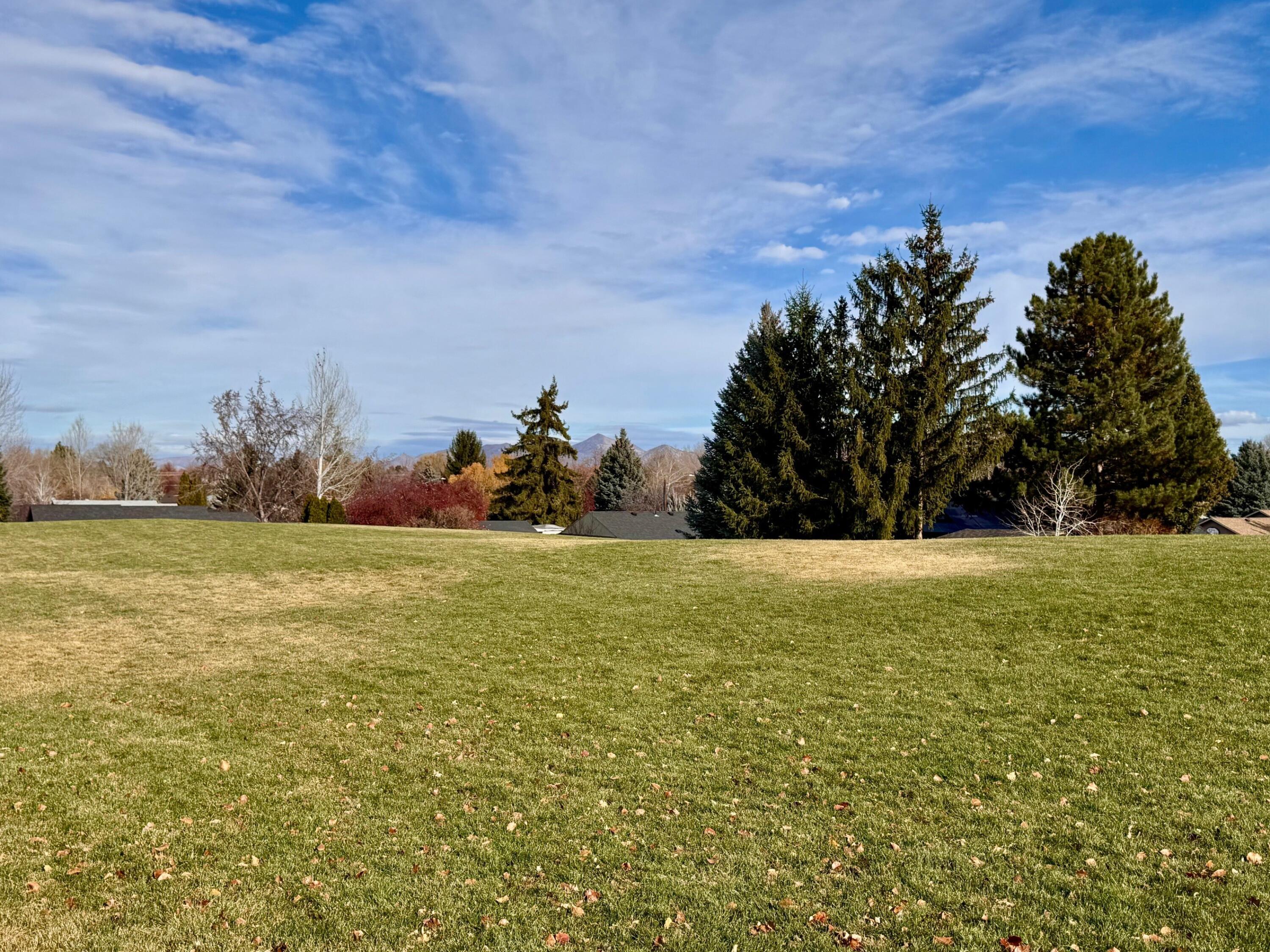 2123 Southwest 33rd Street Redmond, OR 97756 - Photo 35 of 37 ONLY 1 BLOCK AWAY!