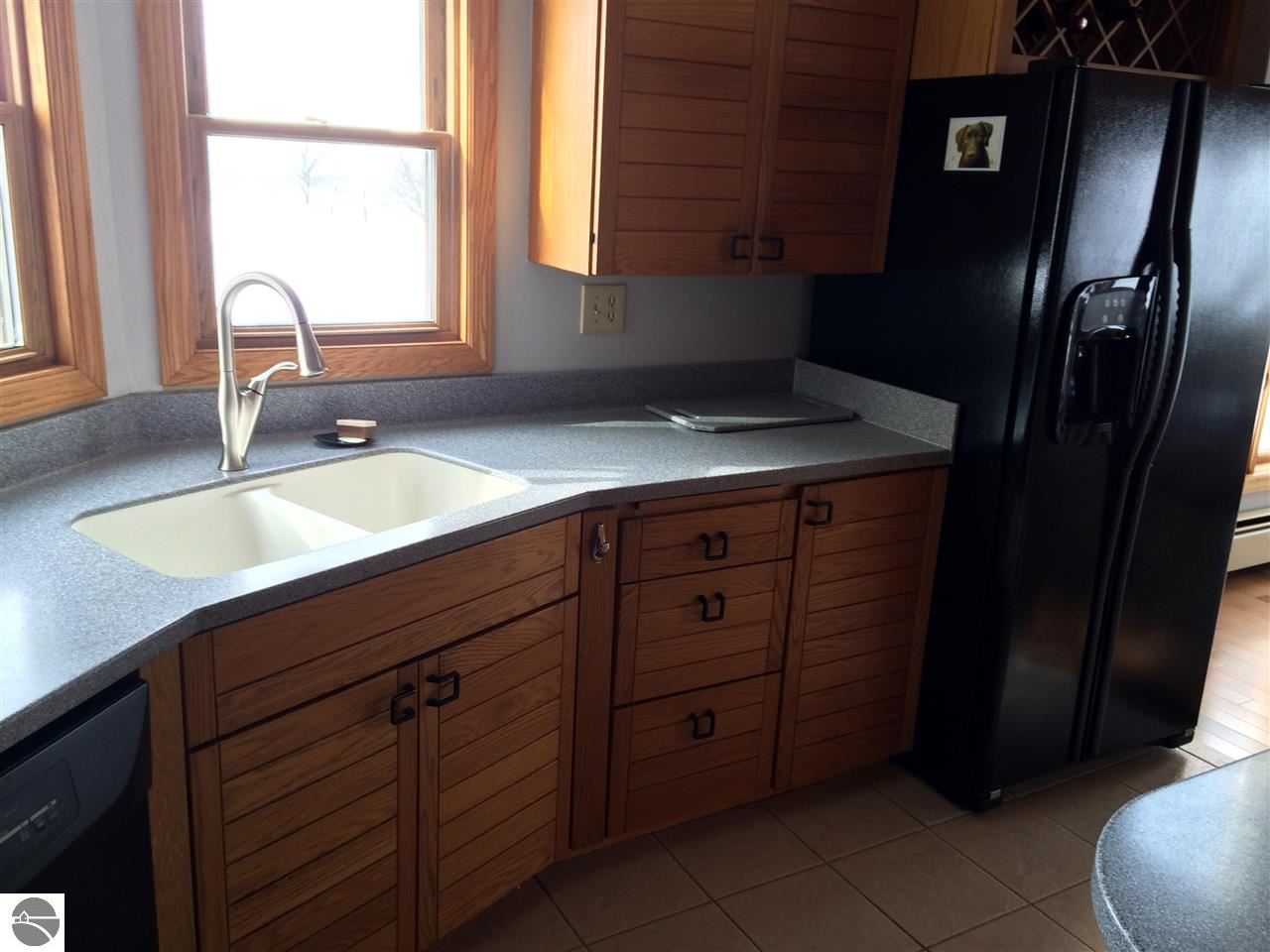806 Holly Road Cadillac, MI 49601 - Photo 8 of 23 1793479-7.JPG