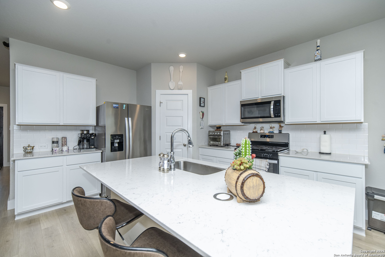 3158 Ruby Canyon Bulverde, TX 78163 - Photo 4 of 24