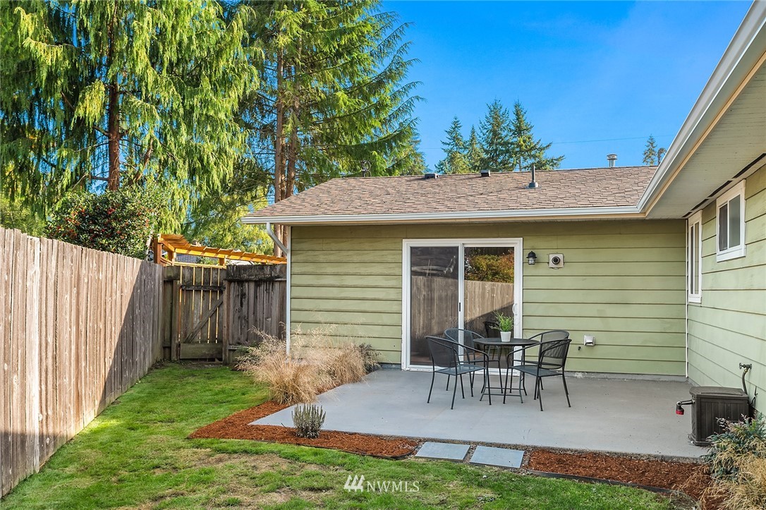 8407 198th Street Southwest Edmonds, WA 98026 - Photo 23 of 32 Gallery Image 23