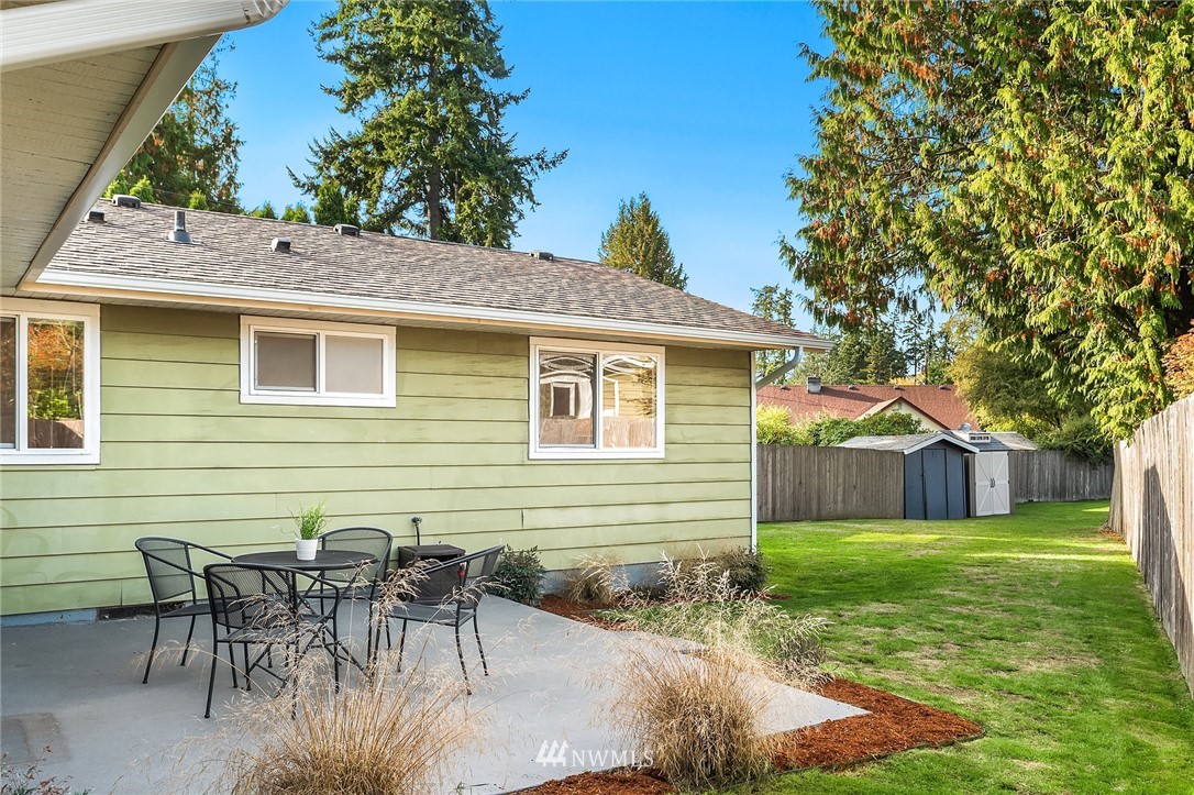 8407 198th Street Southwest Edmonds, WA 98026 - Photo 24 of 32 Gallery Image 24