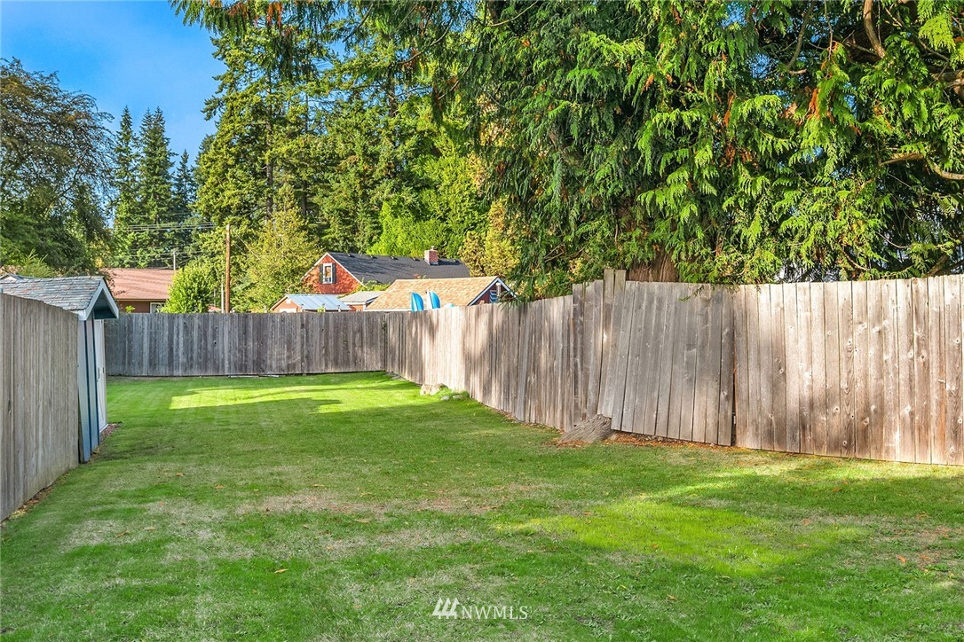 8407 198th Street Southwest Edmonds, WA 98026 - Photo 27 of 32 Gallery Image 27