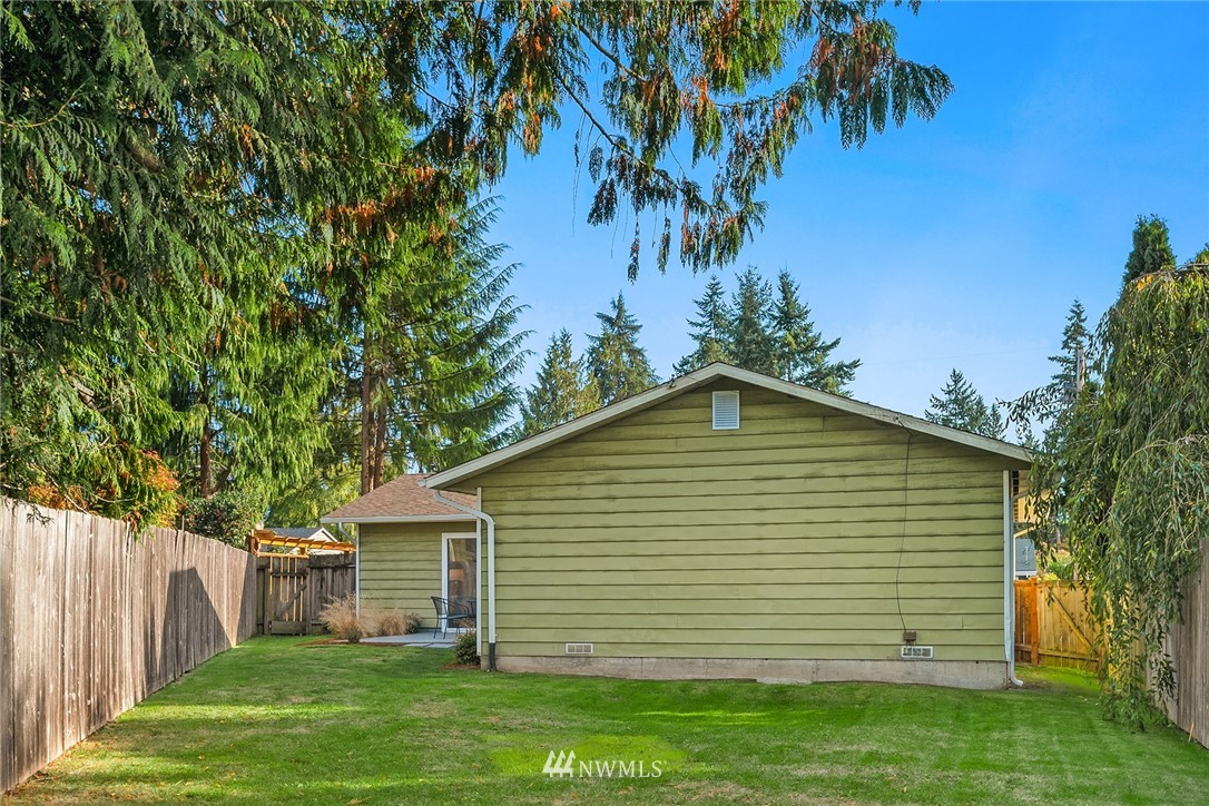 8407 198th Street Southwest Edmonds, WA 98026 - Photo 28 of 32 Gallery Image 28