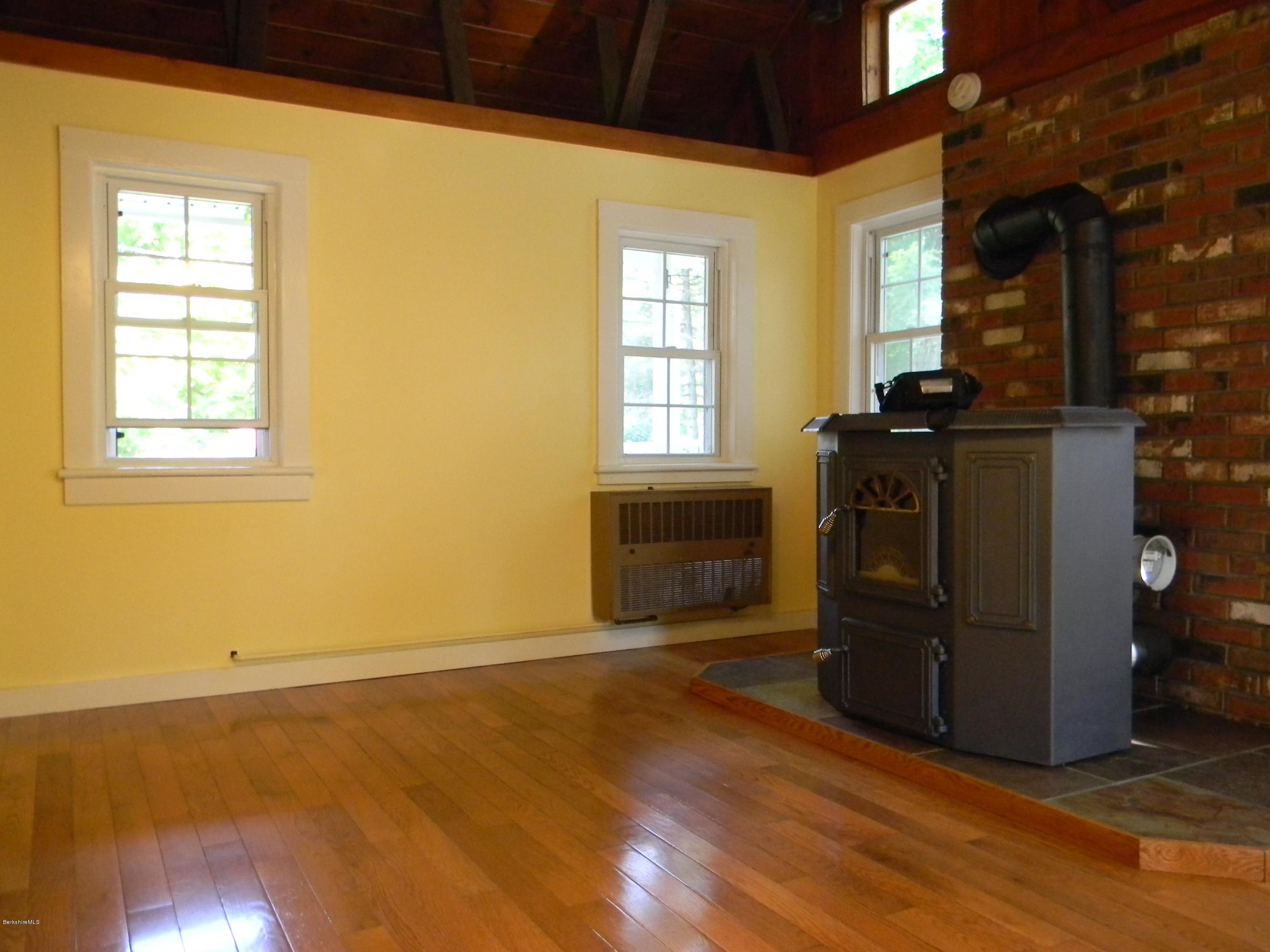 276 East New Lenox Road Pittsfield, MA 01201 - Photo 3 of 17 Dining room with...