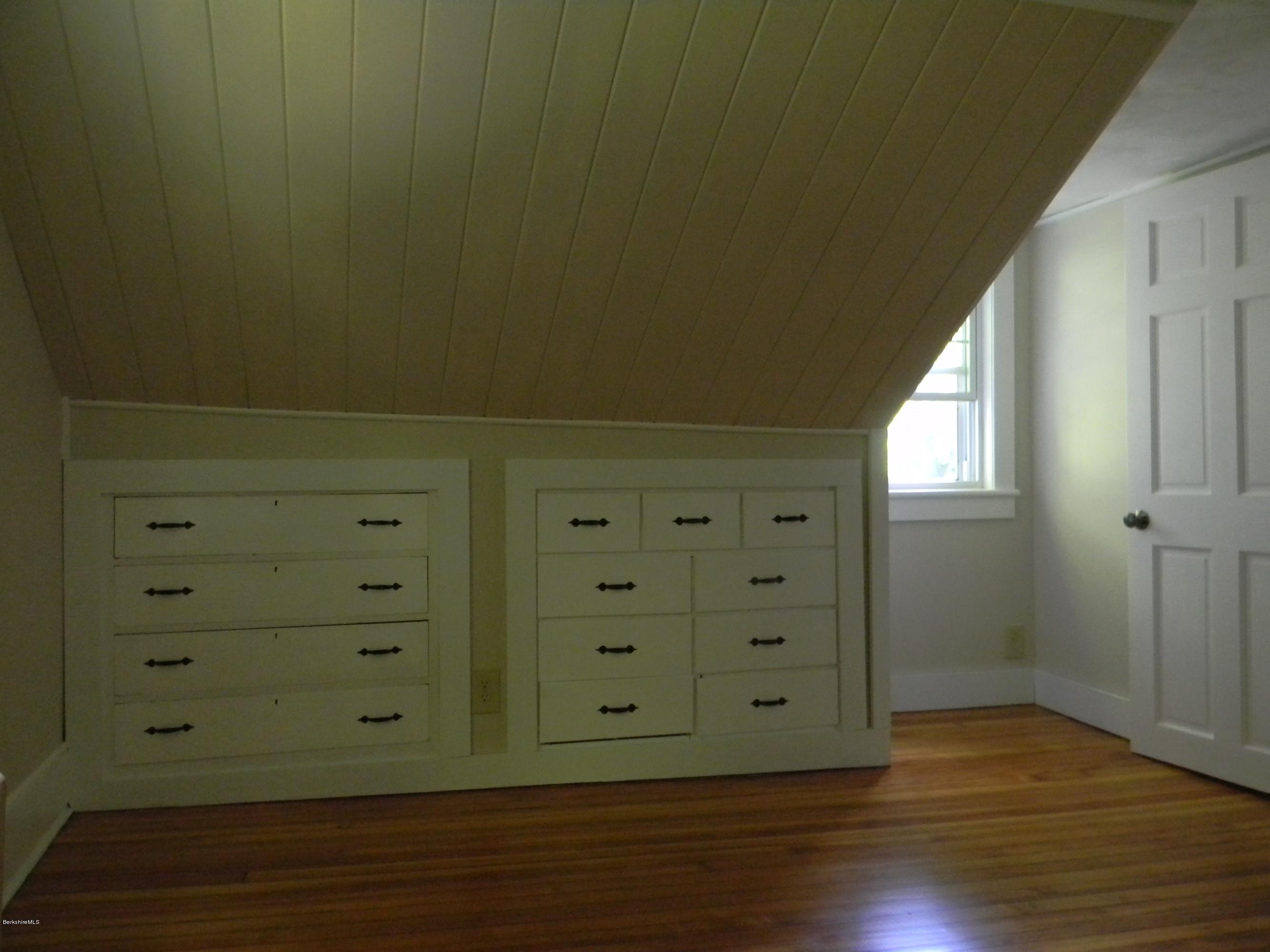 276 East New Lenox Road Pittsfield, MA 01201 - Photo 8 of 17 Bedroom no. 3...