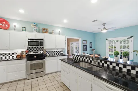 $600,000 | 3800 Hollow Creek Road, Benbrook, TX 76116