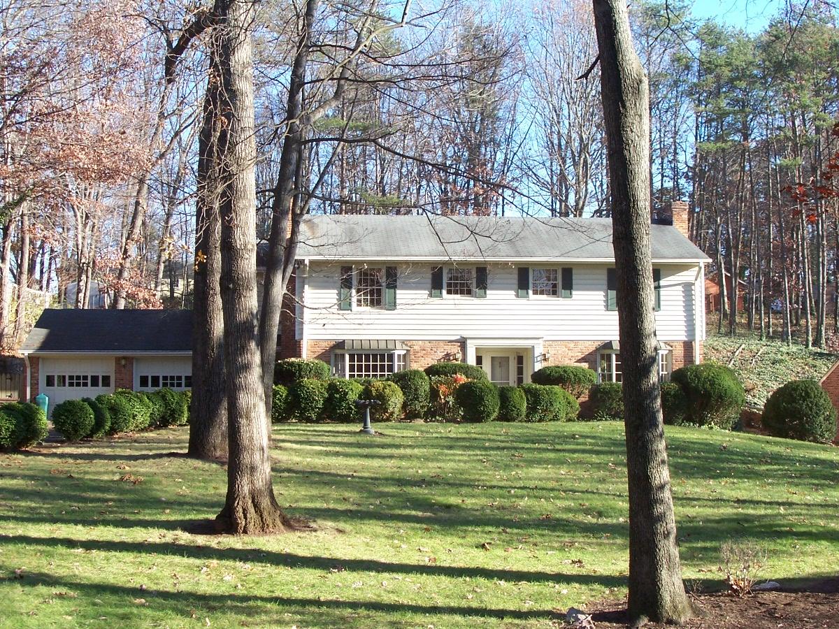 3944 Winding Way Road Southwest Roanoke, VA 24015 - Photo 1 of 16 Main