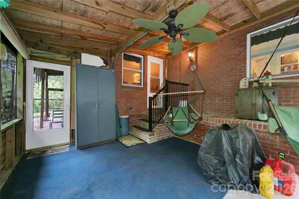 a view of entryway with a front door
