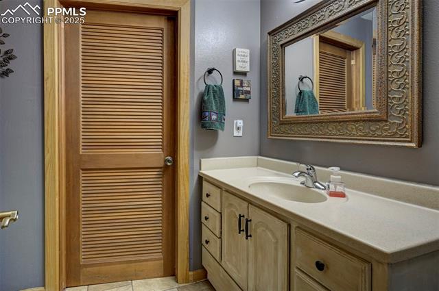 18085 Table Rock Road Colorado Springs, CO 80908 - Photo 6 of 46 Main Level 3/4 bathroom.
