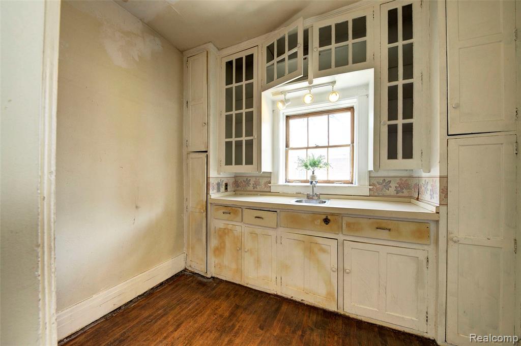 121 Longfellow Street Detroit, MI 48202 - Photo 26 of 87