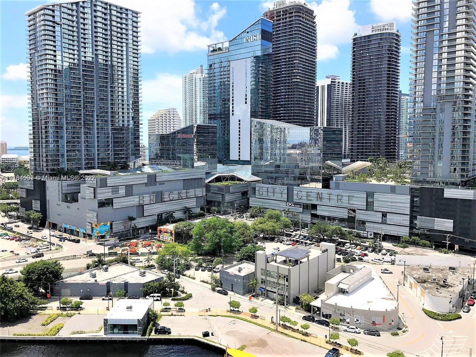 92 Southwest 3rd Street, Unit 2003 Miami, FL 33130 - Photo 3 of 30 a picture of city view