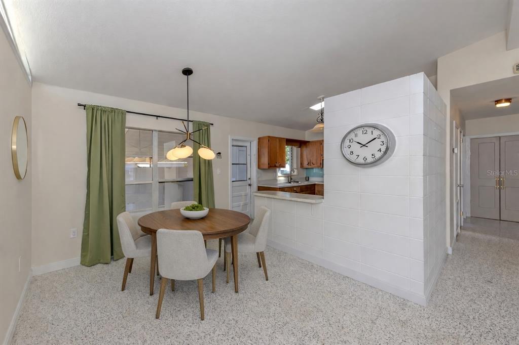 317 Hillview Road Venice, FL 34293 - Photo 12 of 70