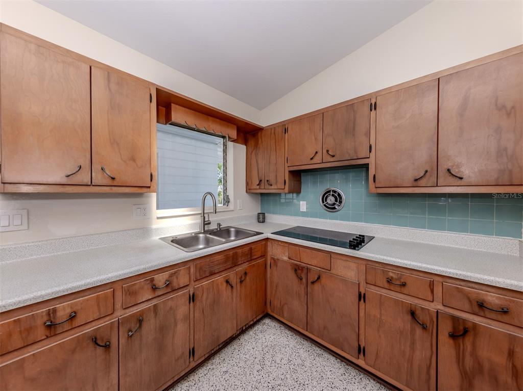 317 Hillview Road Venice, FL 34293 - Photo 20 of 70