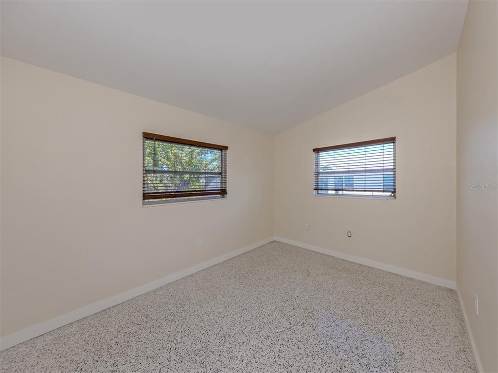 317 Hillview Road Venice, FL 34293 - Photo 25 of 70