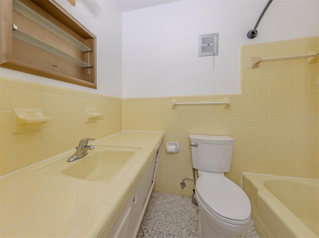 317 Hillview Road Venice, FL 34293 - Photo 26 of 70