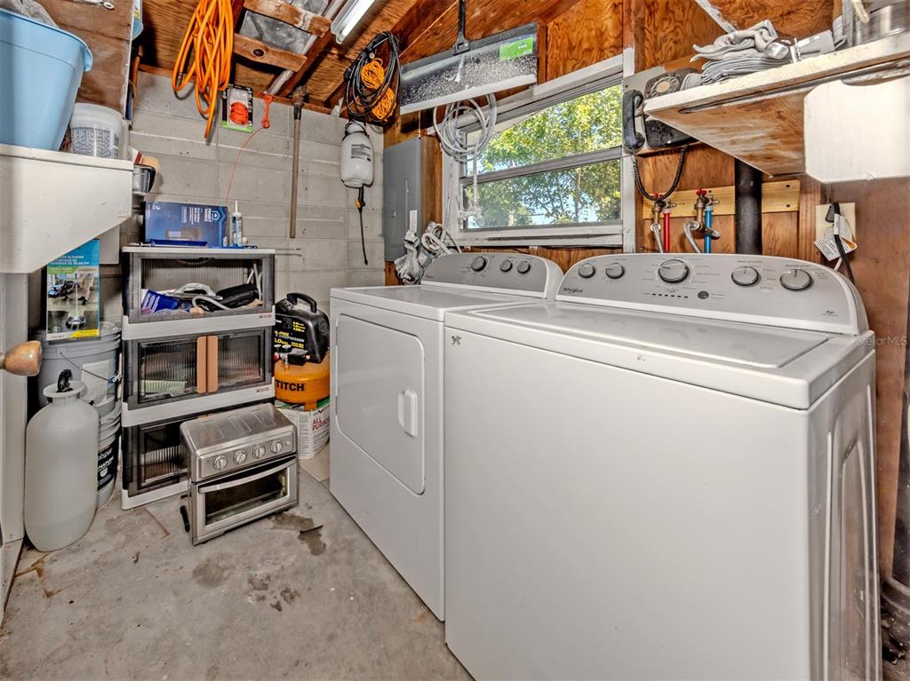 317 Hillview Road Venice, FL 34293 - Photo 30 of 70