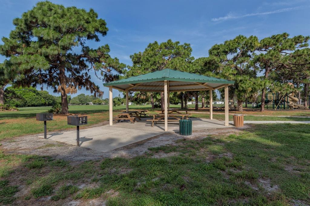 317 Hillview Road Venice, FL 34293 - Photo 38 of 70