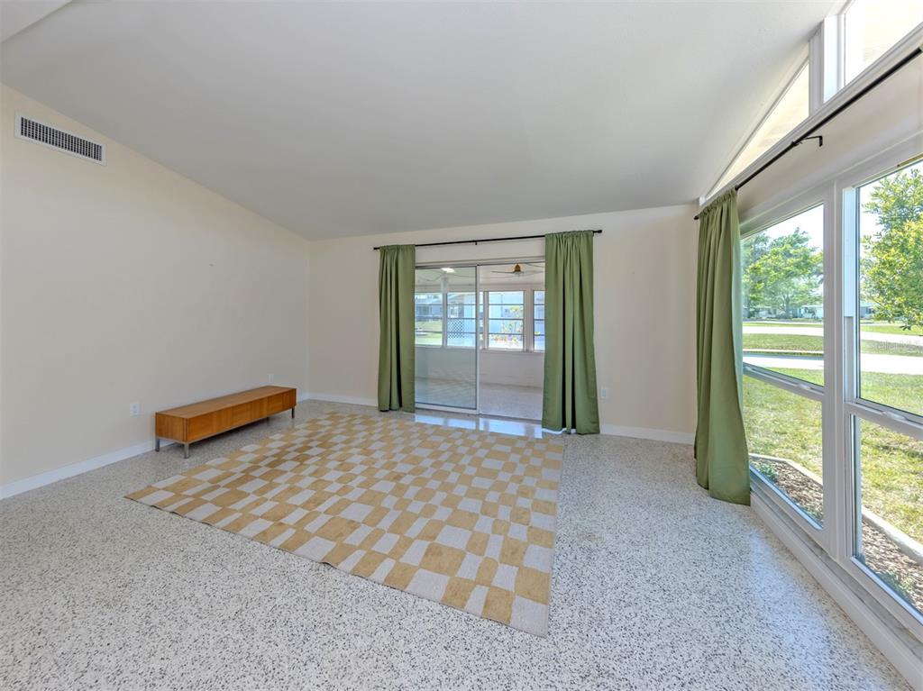 317 Hillview Road Venice, FL 34293 - Photo 7 of 70