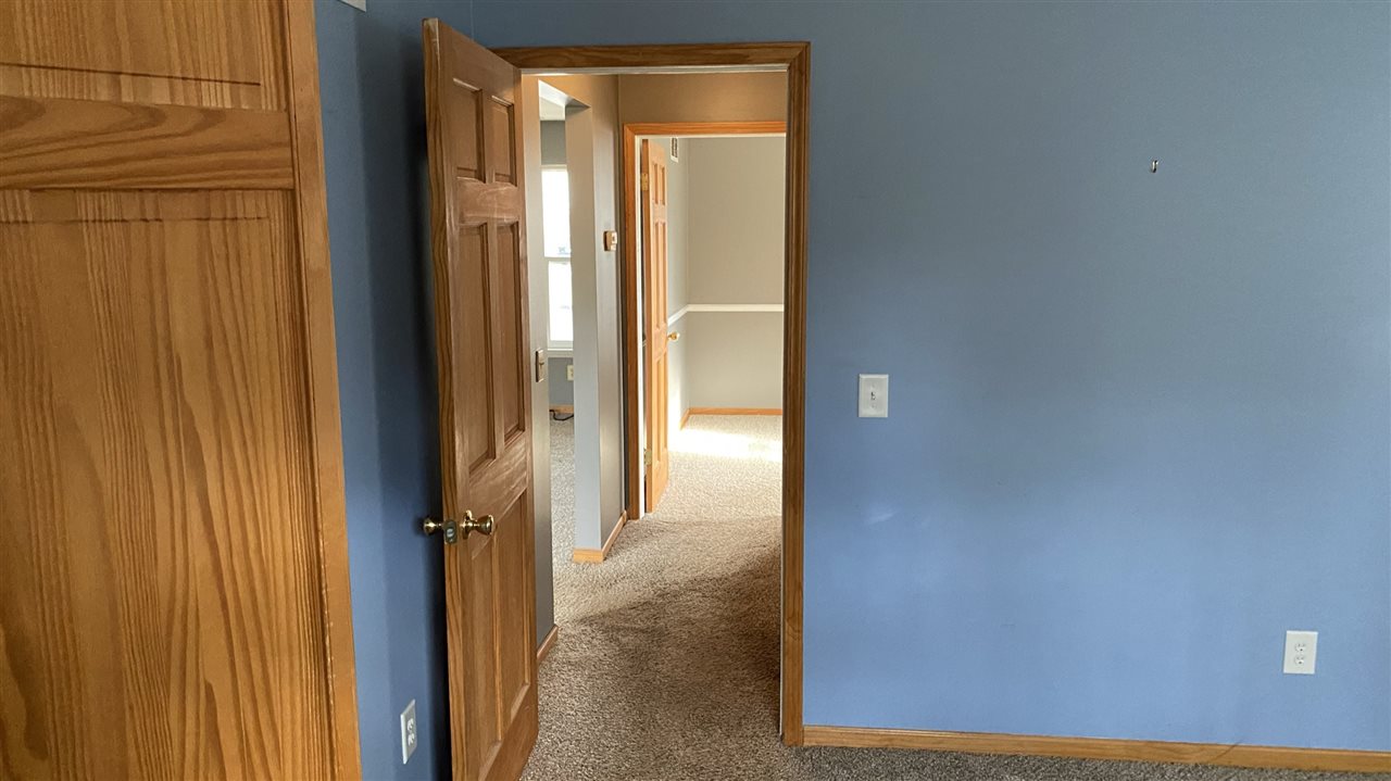 1574 O'Neil Circle Rochester, MI 48307 - Photo 10 of 20 50064012-9.JPG
