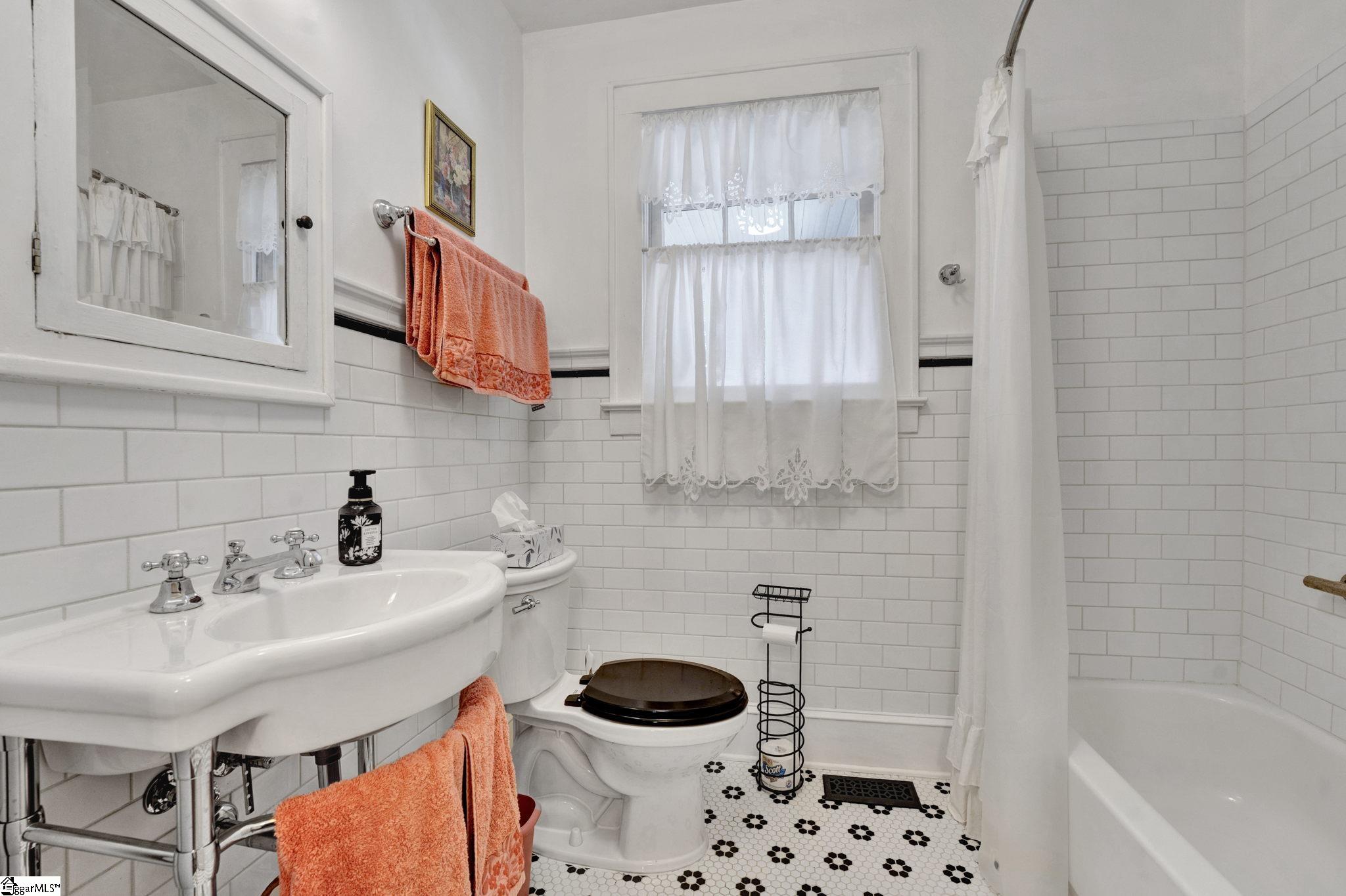 233 Thomas Mill Road Easley, SC 29640 - Photo 16 of 35