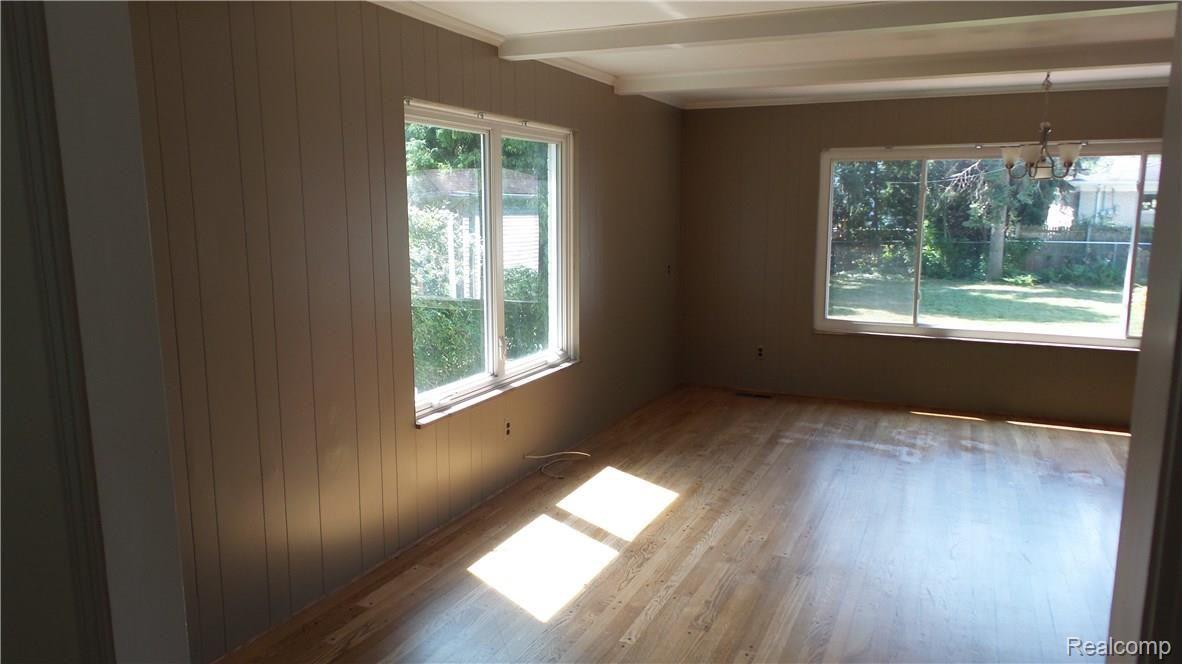 879 Hampton Road Grosse Pointe, MI 48236 - Photo 14 of 44 20160808_115941.jpg
