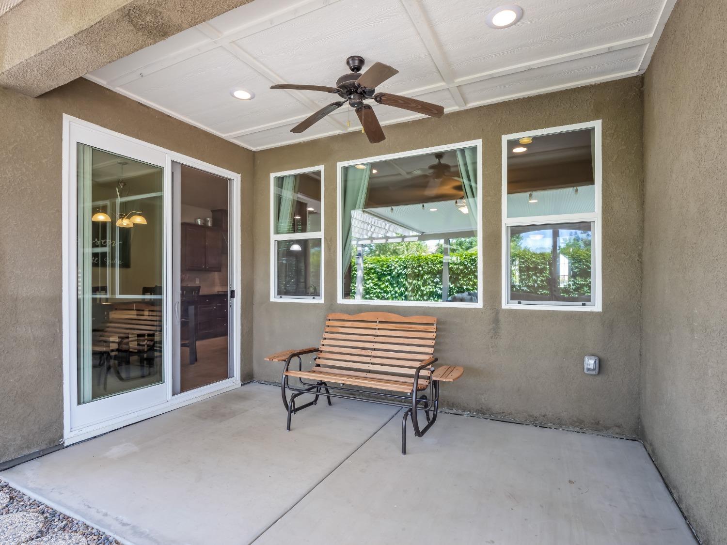 948 Whitmore Avenue Clovis, CA 93619 - Photo 26 of 38 a view of an empty room with a window