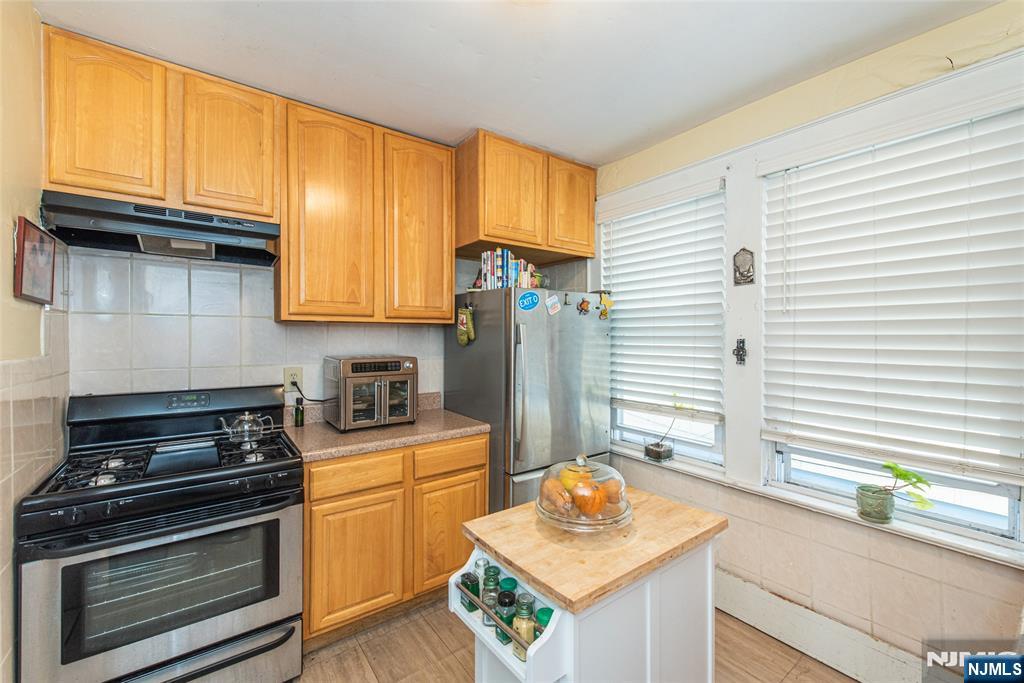 32 Irving Street Montclair, NJ 07042 - Photo 11 of 24