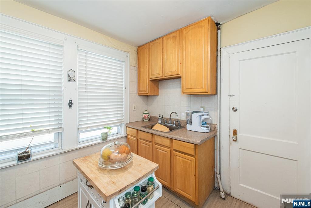 32 Irving Street Montclair, NJ 07042 - Photo 12 of 24