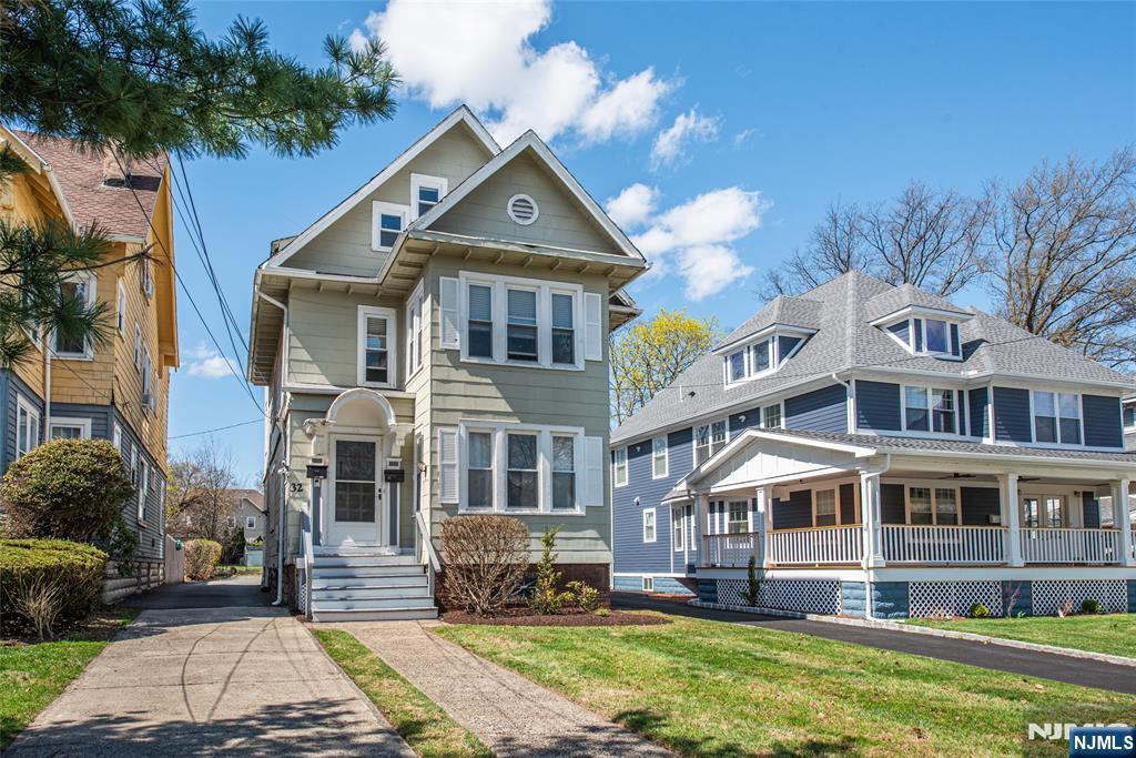32 Irving Street Montclair, NJ 07042 - Photo 2 of 24