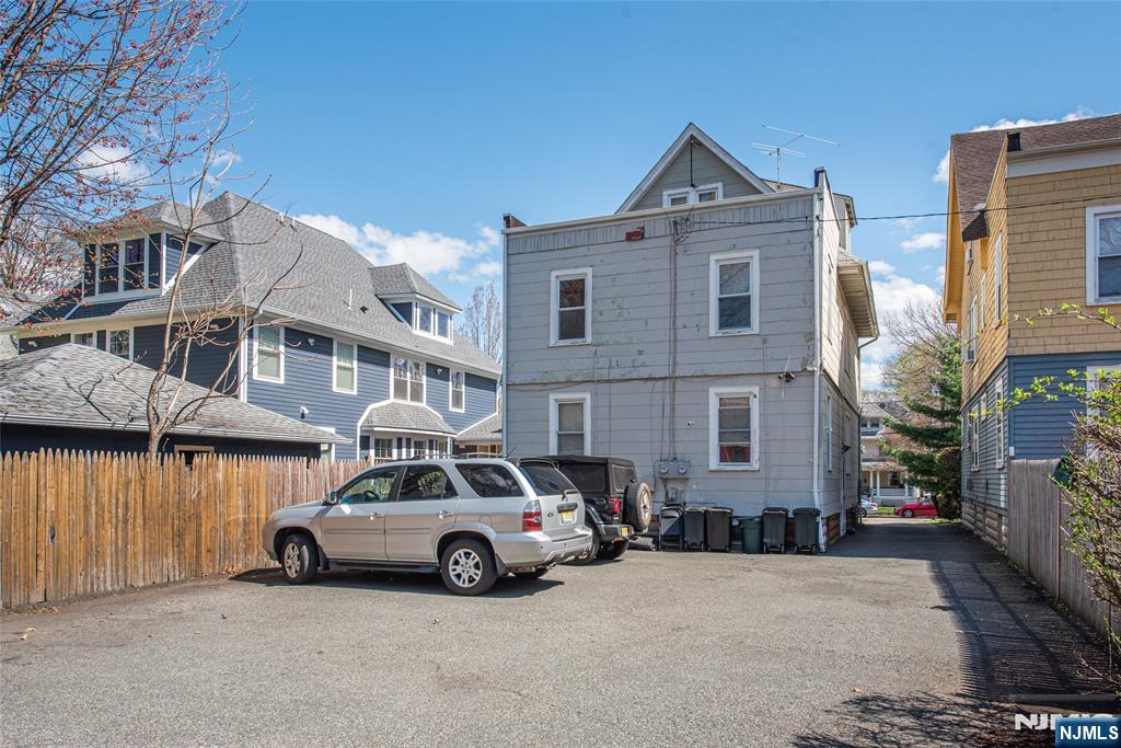 32 Irving Street Montclair, NJ 07042 - Photo 23 of 24