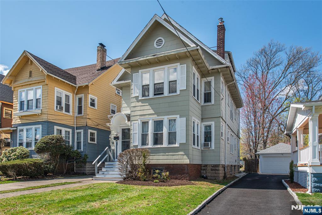 32 Irving Street Montclair, NJ 07042 - Photo 3 of 24