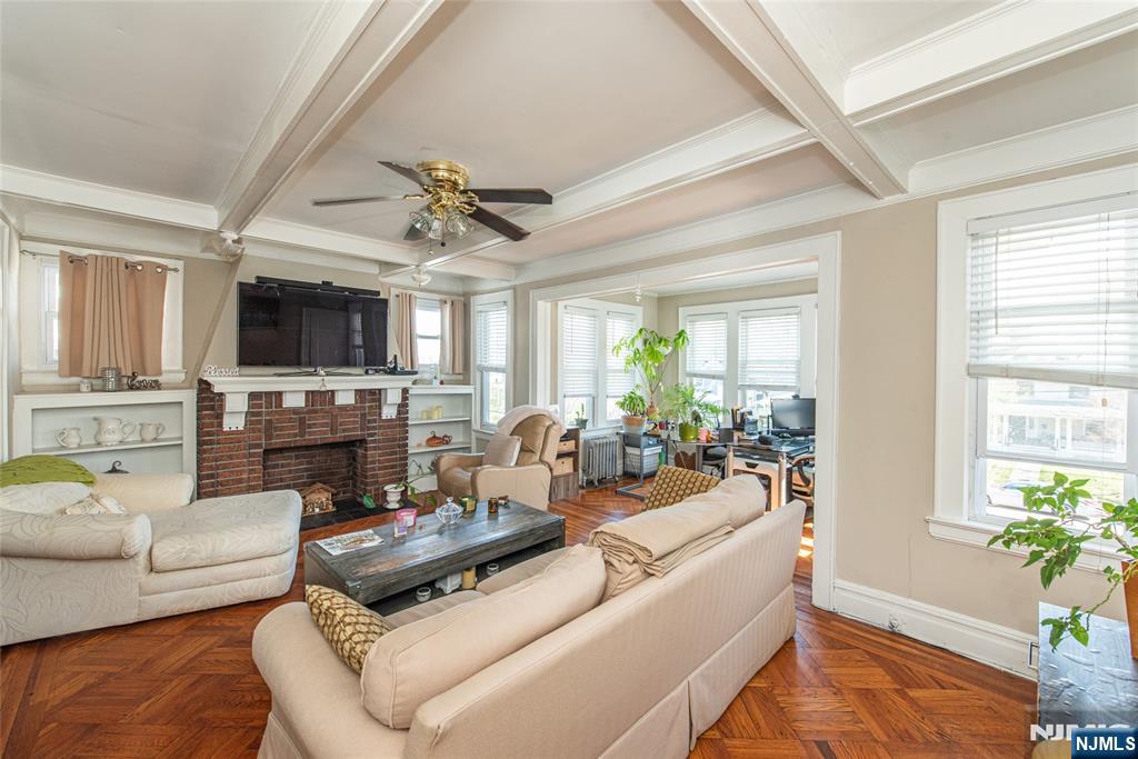 32 Irving Street Montclair, NJ 07042 - Photo 4 of 24