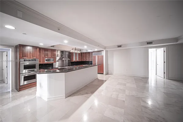 $12,500 | 20201 East Country Club Drive, Unit 2806/07, Aventura, FL 33180
