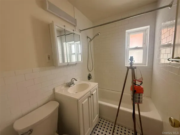 $2,875 | 765 Shore Road, Unit S, Long Beach, NY 11561