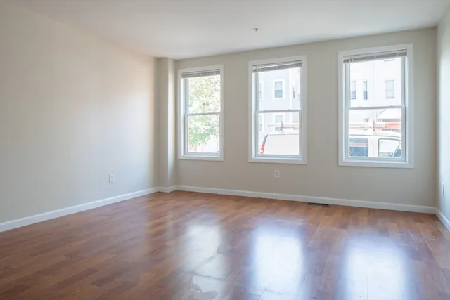 $2,950 | 37 Chelsea Street, Unit 2B, Boston, MA 02128