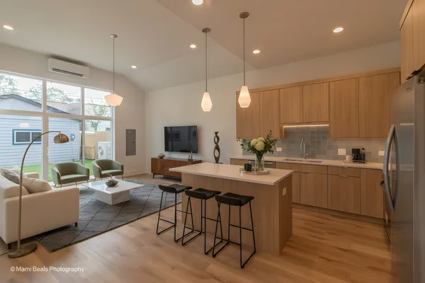 $599,000 | 6537 South Rhodes Avenue, Chicago, IL 60637
