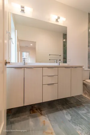 $599,000 | 6537 South Rhodes Avenue, Chicago, IL 60637