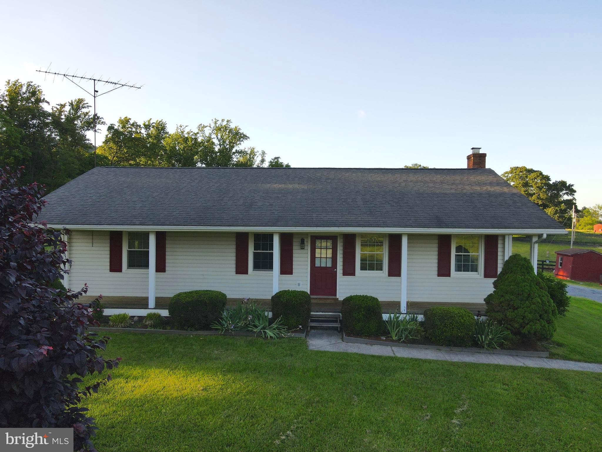 442 Perry Road Winchester, VA 22602 - Photo 1 of 33 Gallery Image 1