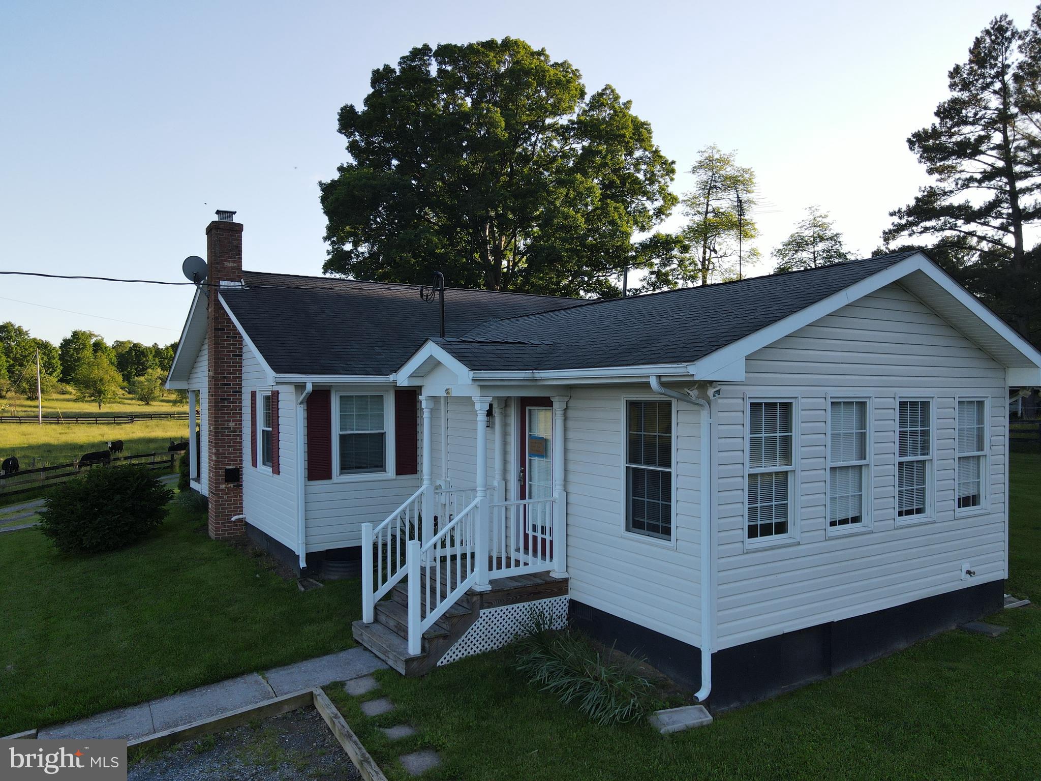 442 Perry Road Winchester, VA 22602 - Photo 7 of 33 Gallery Image 7