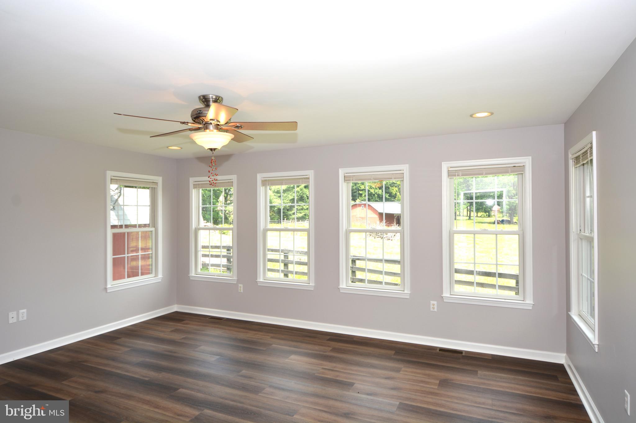 442 Perry Road Winchester, VA 22602 - Photo 9 of 33 Gallery Image 9