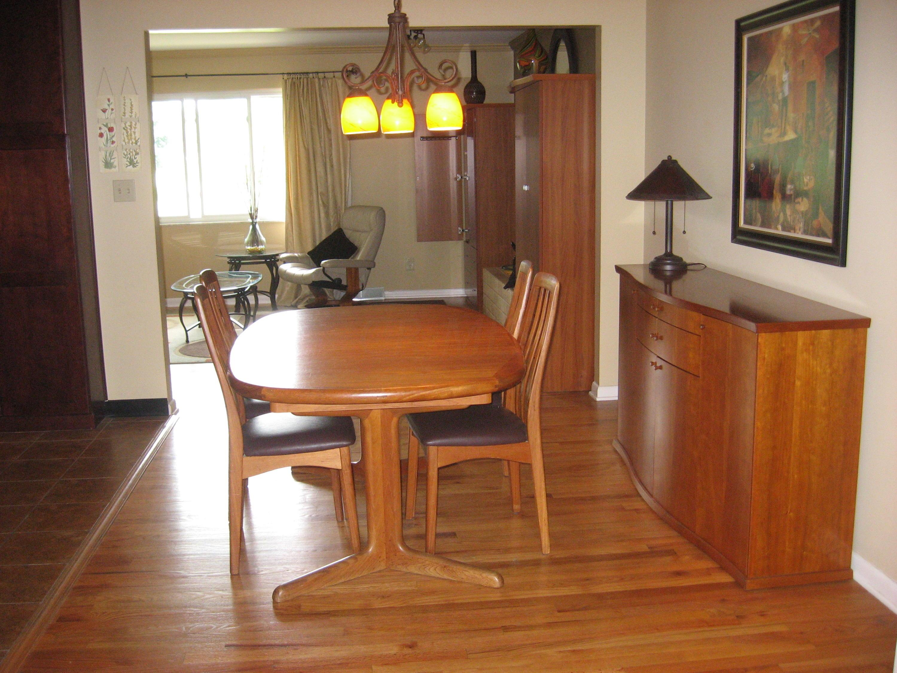 4236 Rowanne Road Columbus, OH 43214 - Photo 4 of 28 Gallery Image 4