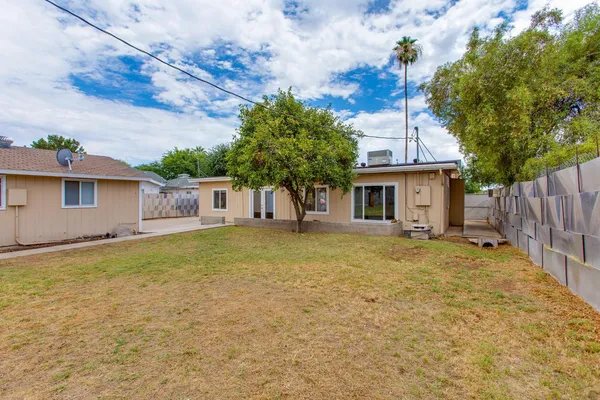 $3,500 | 510 East Belmont Avenue, Phoenix, AZ 85020