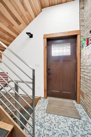 $3,300 | 1226 South 60th Court, Unit 1, Cicero, IL 60804