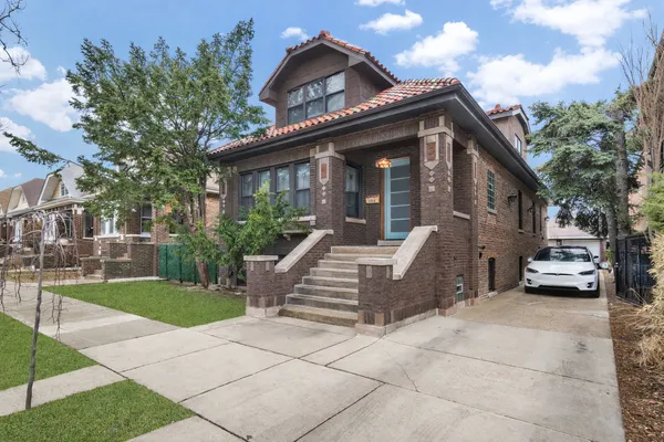 $3,300 | 1226 South 60th Court, Unit 1, Cicero, IL 60804