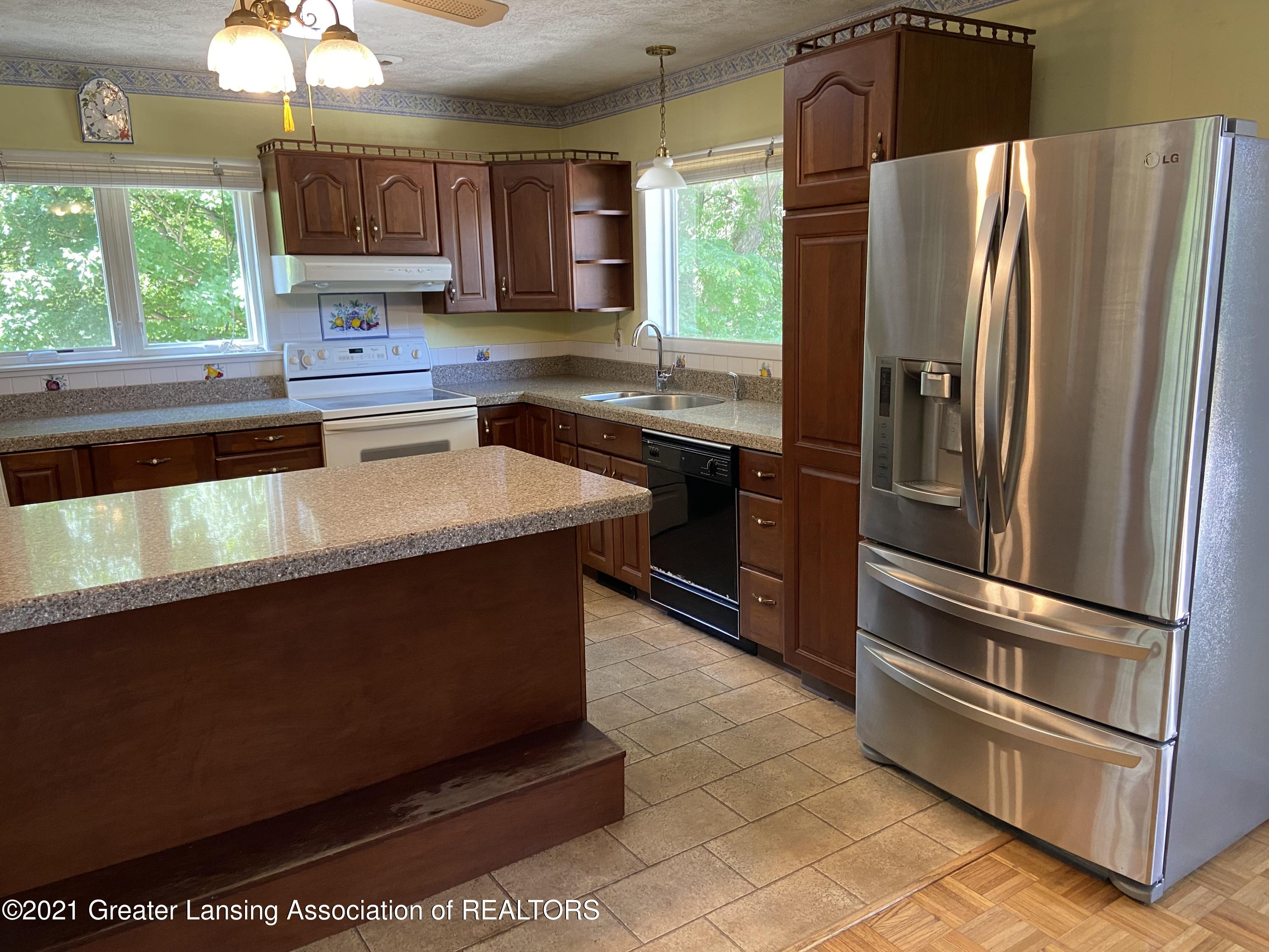 15500 Peacock Road Haslett, MI 48840 - Photo 4 of 29 Kitchen