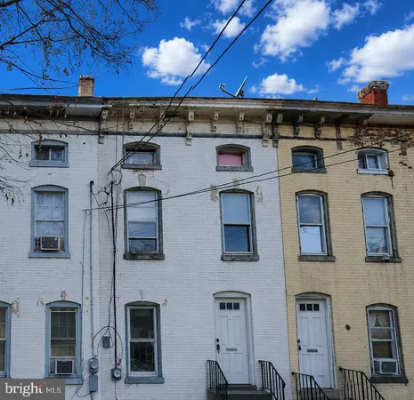 $2,200 | 433 Centre Street, Trenton, NJ 08611