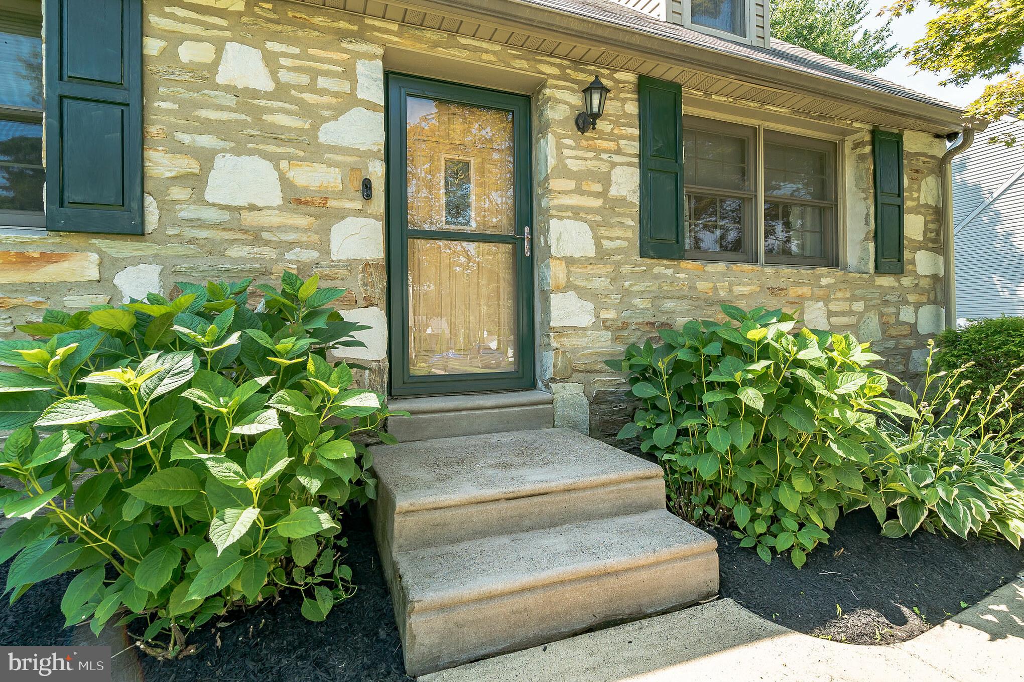 3239 Maple Road Huntingdon Valley, PA 19006 - Photo 3 of 31 Gallery Image 3