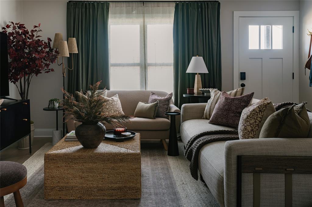 656 Sardis Road Midlothian, TX 76065 - Photo 1 of 34