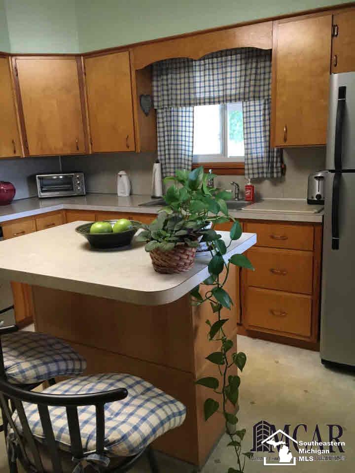 5331 East Dunbar Road Monroe, MI 48161 - Photo 7 of 28 Kitchen View 3