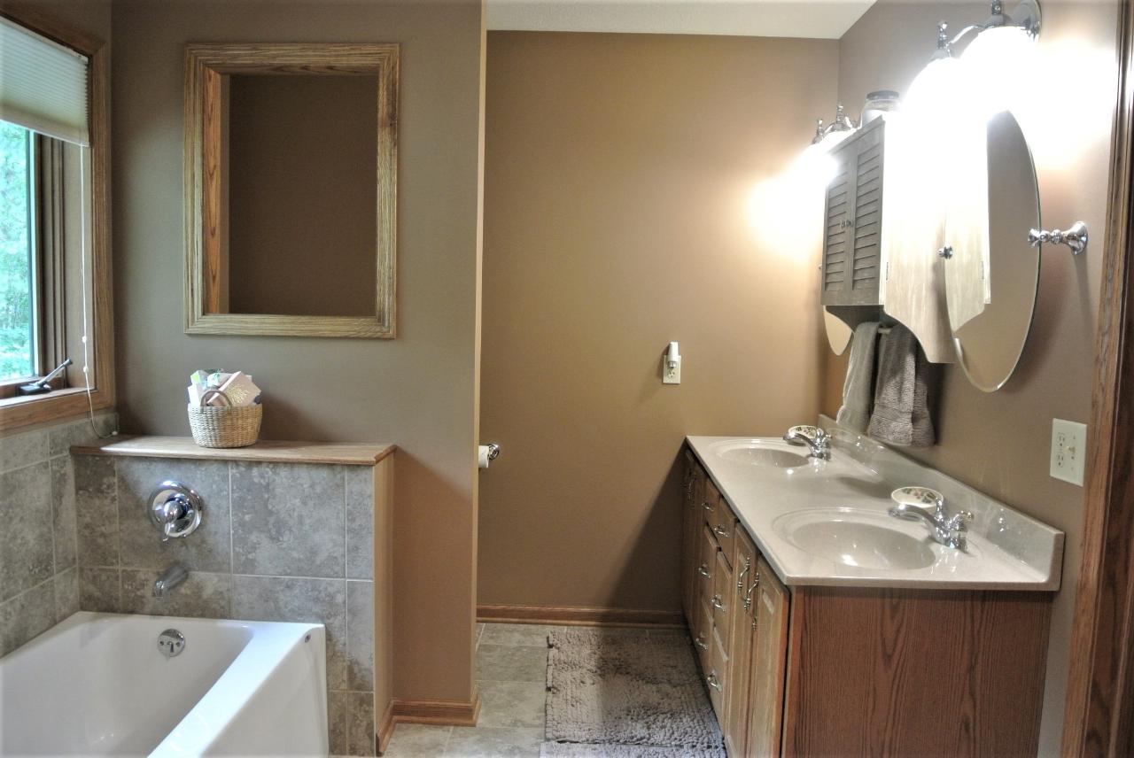 9915 Ridgeway Court Minocqua, WI 54548 - Photo 21 of 37 Gallery Image 21